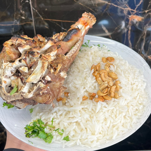 فك خاروف مع رز ولبن وشوربة ومقبلات