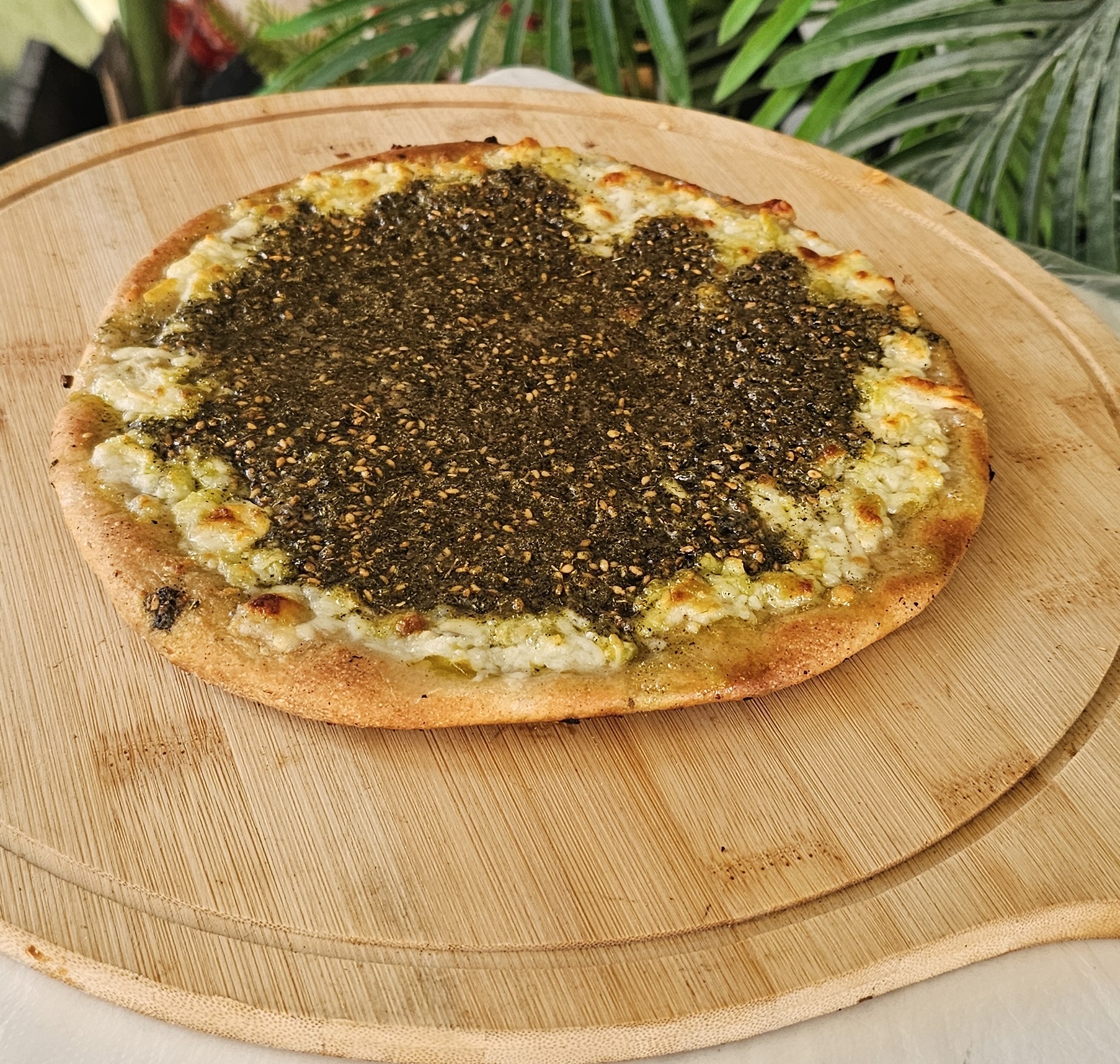 منقوشة جبنة و زعتر (صحي)